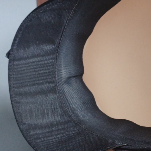 Eric Javits Cream Wool Beret with Black Velvet Flower Trim - Picture 13 of 15